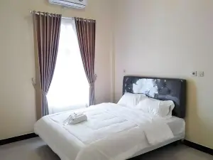 Artayya Puri Homestay Near Terminal Purabaya Madiun Mitra RedDoorz