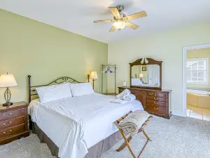 Lake Lover's Delight - Lakefront home with private dock & pool table - dogs OK