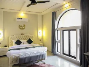 Grand Shalimar Hotel