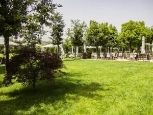 Kairos Resort