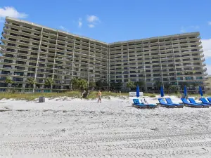 Commodore Resort by Book That Condo