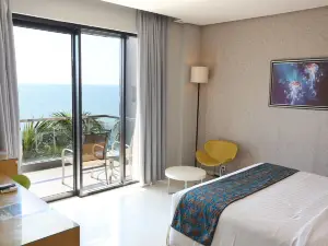 탄중 코독 비치 리조트