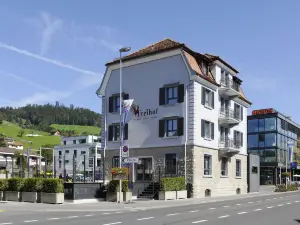 Hotel Freihof Swiss Lodge