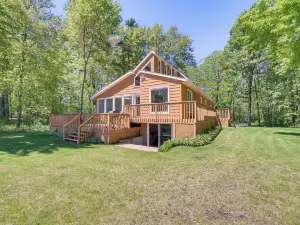 Private Beach and Deck Spacious Lake Michigan Home