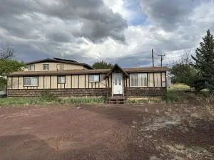 Private Cabin w/Loft on White Mountain Lake, Lake Access & Close to Greer Skiing