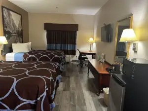 โรงแรม ไพน์นี วูดส์