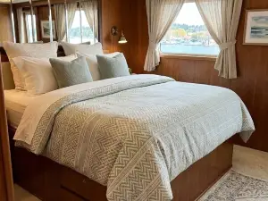 Houseboat on the Erie Canal - Hot Tub, Slide, Near Seneca Lake