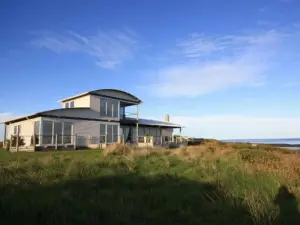 歪託尼雅海濱住宿