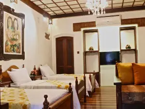 Sulyap Bed & Breakfast – Casa de Alitagtag Boutique Hotel