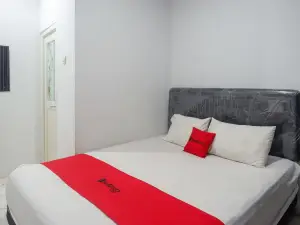 RedDoorz @ Jalan Raya Baturaden