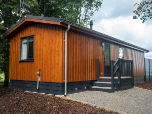 Luxurious Super-King Lodge with Hot Tub