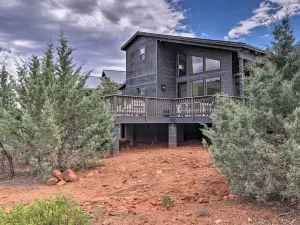 Fire Pit, Deck & Mtn Views: Upscale Pine Cabin!