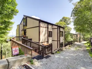 1 Mi to Ski Condo with Fireplace in Beech Mountain!