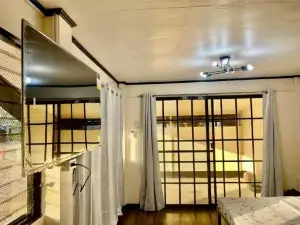 Maria Kulafu Studio Deluxe