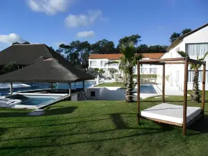 Palmeras Beach Hotel