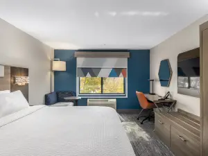Holiday Inn Express & Suites Vancouver Mall/Portland Area