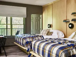 Bluebird Cady Hill Lodge