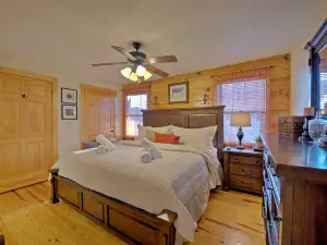 Stunning Views - Mountain Retreat, Hot Tub, Pool Table