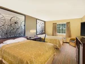 Super 8 by Wyndham New Hampton