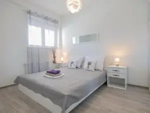 Beautiful Home in Donji Prolozac