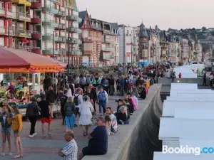 Face à la Mer Corinne