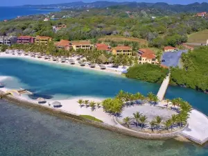 Hotel and Dive Center Roatan Yacht Club