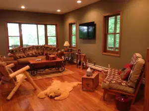 Northern Woods, Sophisticated Rustic Charm, With All Amenities Of A Modern Home.