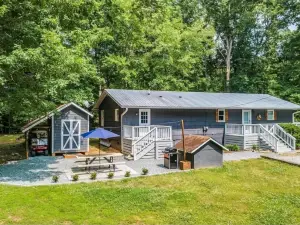 Enjoy peaceful lake life at the Cozy Lake Gaston Estates Cottage!!