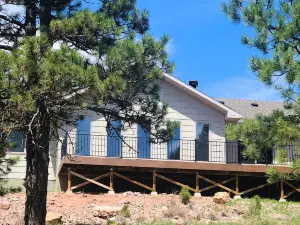 Paradise in the Pines - 10 miles to Mt. Rushmore - 6 miles to Custer State Park