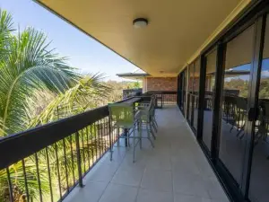 31 at Home - Absolute Beachfront