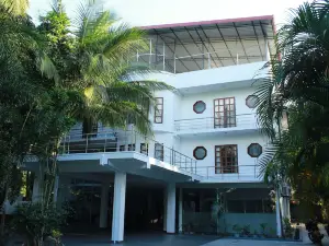 Ananthi Hotels