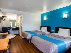 Motel 6 Ventura, CA - Downtown