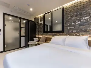 Hadong Hotel Bombom