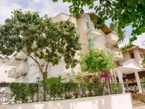 Green Palm Hotel