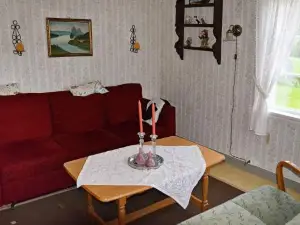 Three-Bedroom Holiday Home in Gullesfjord
