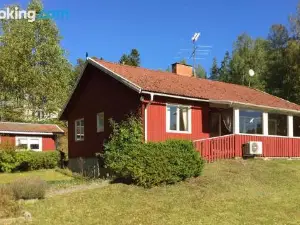 Cozy Home in Bergshamra with Wifi