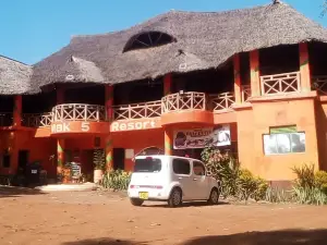 Mark5 Resort