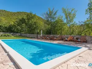 Beautiful Home in Knin with Wifi, Private Swimming Pool and Outdoor Swimming Pool