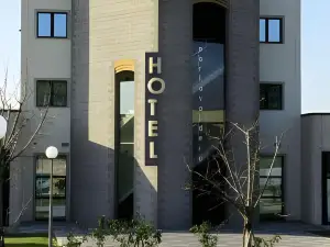ホテル ポルタヴァルデラ