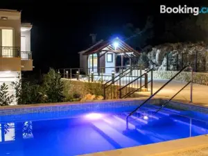 Amazing Home in Rastovac with Outdoor Swimming Pool, 4 Bedrooms and Heated Swimming Pool
