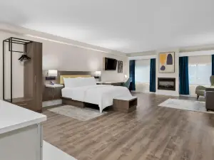 Latitude Suites Tinton Falls Eatontown/BW Premier Collection