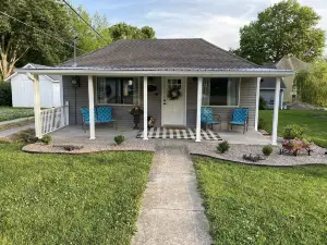 Newly Remodeled 2 BR Private Home w/ King Bed