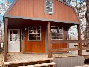 Cedar Bluff - Lemurs & Zebras, Private Hot Tub, Pet-Friendly