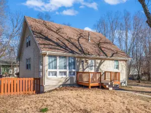 Spacious 3 Bedroom Home in Baldwin City, Great for Families & Friends!