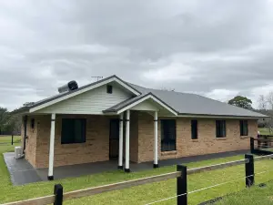 Little Kingsley farmstay, cottage on a little farm 1hr from Sydney & Wollongong