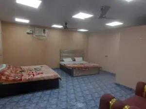 Shiv Kashi Lawn And Guest House