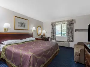 Super 8 by Wyndham Hartford