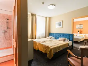 Hotel Pacific