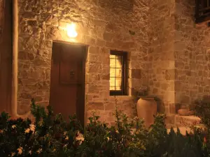 Lithos Traditional Guest Houses