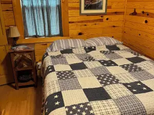 Escape to the Lake - Rustic 3-bedroom log-sided cabin nestled amongst the pines